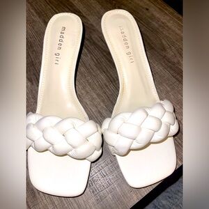 Madden girl kitten heels. Puffy woven straps. Madden Girl. Sz 9
2" kitten heel